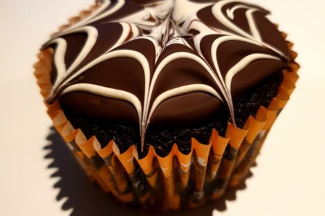 Spiderweb chocolate and banana cupcakes
